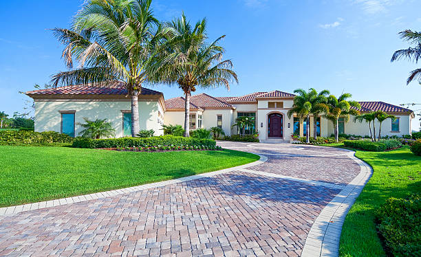 Best Professional Driveway Pavers  in Lincolnwood, IL