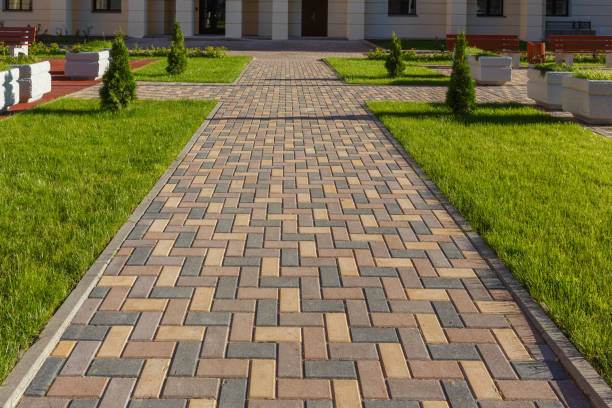 Best Residential Driveway Paver Services  in Lincolnwood, IL